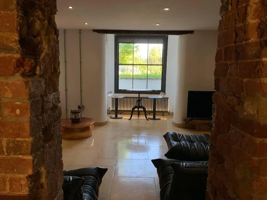 Lavish Apartment At Montpellier Gardens Cheltenham 0*,