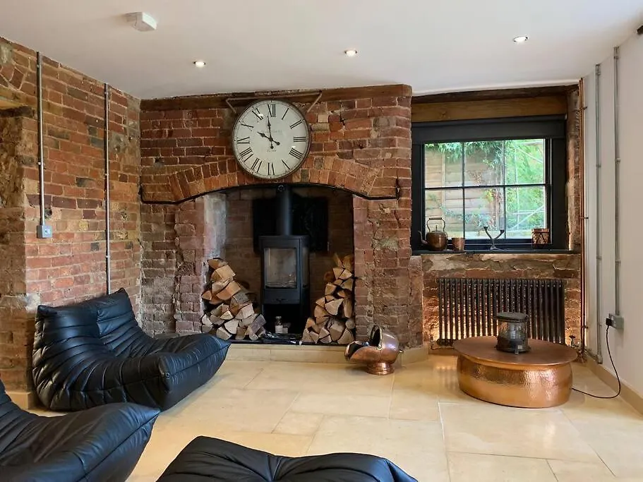 Lavish Apartment At Montpellier Gardens Cheltenham