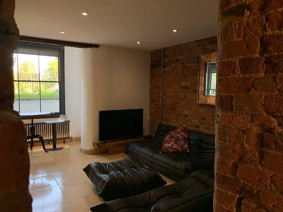 Lavish Apartment At Montpellier Gardens Cheltenham